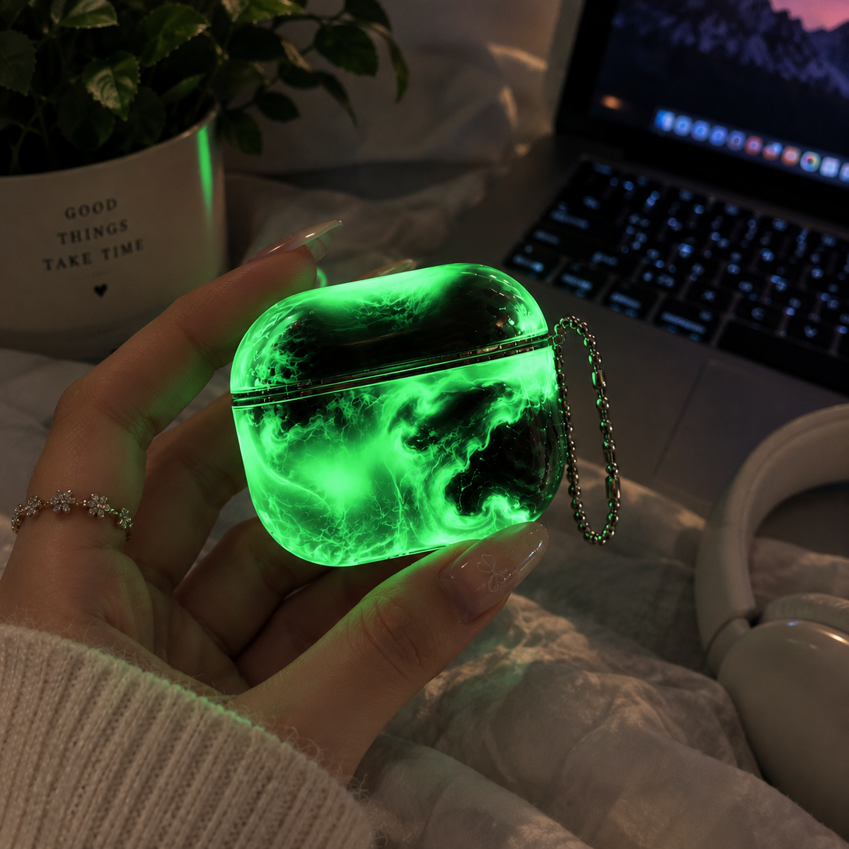 LuxifyUs™ Luminous Quicksand AirPods Case